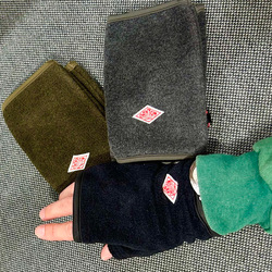 BEAMS BEAMS × BEAMS / Special order fleece gloves (fashion