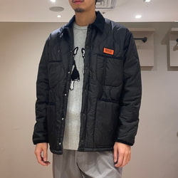 BEAMS（ビームス）【別注】UNIVERSAL OVERALL / キルティング カバーコーチ ジャケット 23FW（ブルゾン ブルゾン）通販｜ BEAMS