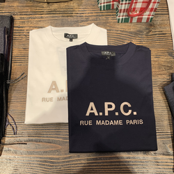 全て無料 A.P.C. × BEAMS LIGHTS / 別注 ロゴ刺繍 半袖 Tシャツ - トップス