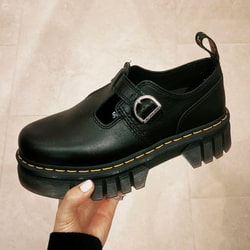 Ray BEAMS（レイ ビームス）Dr.Martens / AUDRICK T バー