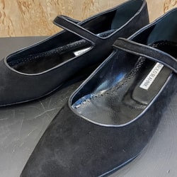 MANOLO BLAHNIK KULOGLU 36.5 ブラック スエード - メルカリ