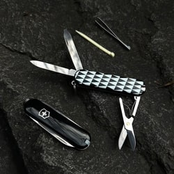 Pilgrim Surf+Supply（ピルグリム サーフ+サプライ）【COLLABORATION】 VICTORINOX / Classic  SD（財布・小物 キーホルダー）通販｜BEAMS