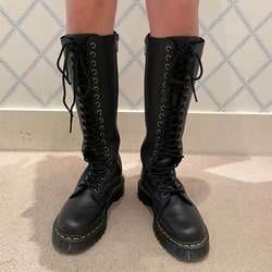 Ray BEAMS(レイ ビームス)Dr.Martens / 1B60 BEX 20 ホール Ray BEAMS(レイ ビームス)Dr.Martens / 1B60 BEX 20 ホール