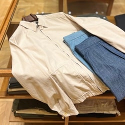 BEAMS F（ビームスF）【別注】GERMANO / デニム 2プリーツ