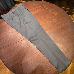 BEAMS F（ビームスF）ORTELO / ウール サージ 1プリーツ スラックス