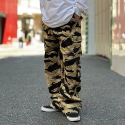 BEAMS（ビームス）〈MEN〉【別注】BUZZ RICKSON'S / GOLD TIGER STRIPE TROUSERS（パンツ カジュアルパンツ ）通販｜BEAMS