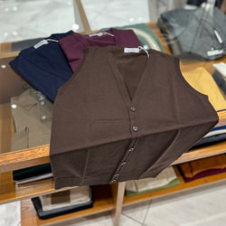 BEAMS F（ビームスF）JOHN SMEDLEY / HUNTSWOOD 30ゲージ ニット ベスト（トップス ベスト）通販｜BEAMS