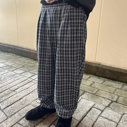 BEAMS（ビームス）2プリーツ チェック イージフィットパンツ