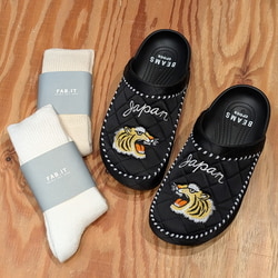 10 BEAMS【別注】crocs Suka DYLAN CLOG