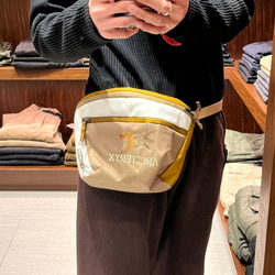 BEAMS（ビームス）【別注】ARC'TERYX / NAGOMI Mantis 2 Waist pack（バッグ  サコッシュ/ミニショルダーバッグ）通販｜BEAMS