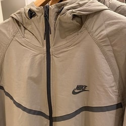BEAMS（ビームス）NIKE / テック ウィンドランナー（ブルゾン