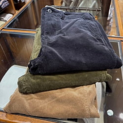 BEAMS（ビームス）コーデュロイ ストレッチテーパード パンツ