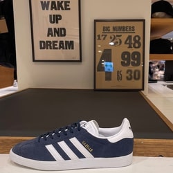 送料無料 いくらから B:MING by BEAMS (B:MING by BEAMS) adidas / GAZELLE (26-28cm 靴