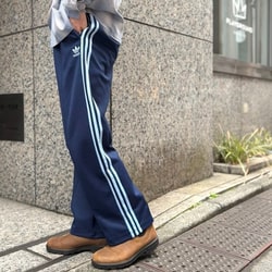 BEAMS（ビームス）adidas / BAGGY FIT FIREBIRD TRACKPANTS