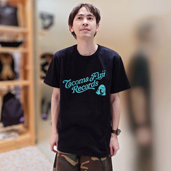 BEAMS T（ビームスT）TACOMA FUJI RECORDS / SCRIPT LOGO Tee