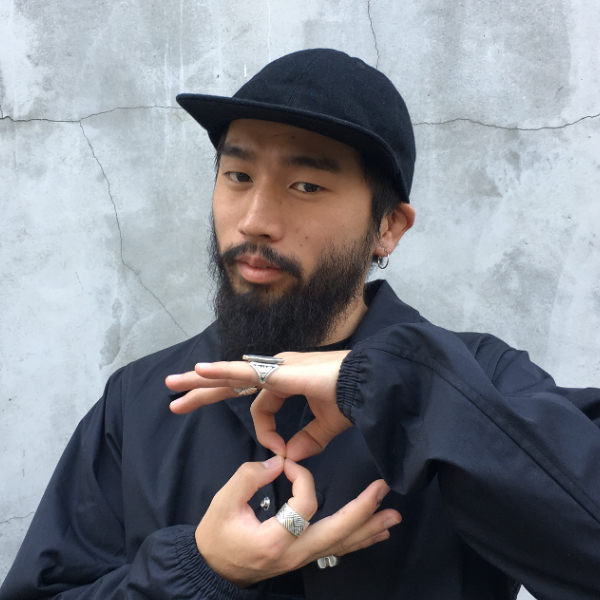 八谷 俊