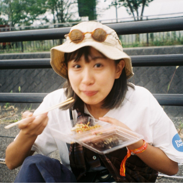 荒井　麻衣