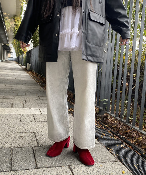 ayaさんの「BEAMS WOMEN｜Ray BEAMS / 箔プリント デニムパンツ」を使ったコーディネート