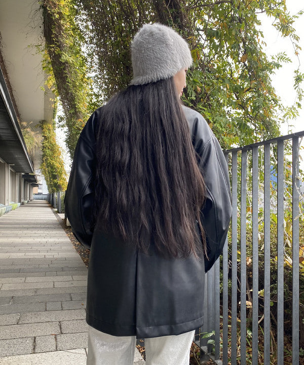 ayaさんの「BEAMS WOMEN｜Ray BEAMS / 箔プリント デニムパンツ」を使ったコーディネート