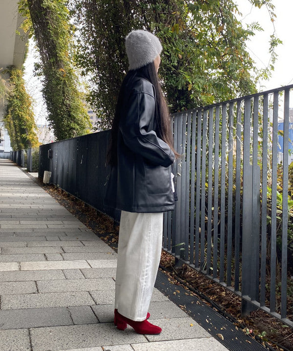 ayaさんの「BEAMS WOMEN｜Ray BEAMS / 箔プリント デニムパンツ」を使ったコーディネート
