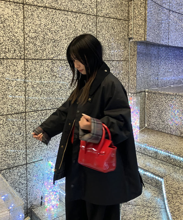 大槻 まひろさんの「BEAMS WOMEN｜Barbour / 別注 ナイロンタッサー BEDALE ジャケット」を使ったコーディネート