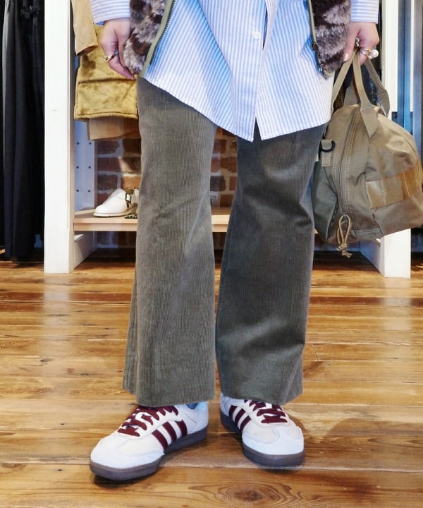 Joさんの「BEAMS WOMEN｜BRIEFING &times; BEAMS BOY / 別注 ヘルメット バッグ」を使ったコーディネート