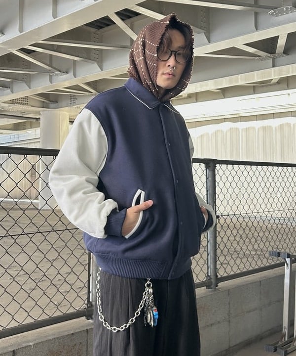 タマイユウトさんの「BEAMS WOMEN｜ステッチ マフラー」を使ったコーディネート