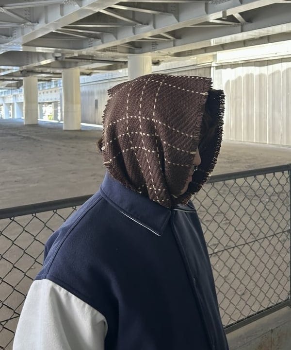 タマイユウトさんの「BEAMS WOMEN｜ステッチ マフラー」を使ったコーディネート