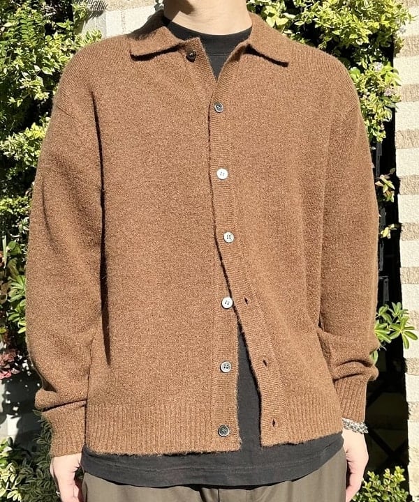 吉田 洸輝さんの「BEAMS WOMEN｜7ゲージ  アルパカ ニット ポロ カーディガン」を使ったコーディネート