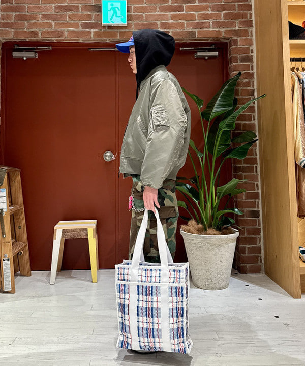 Ryohei Takataさんの「BEAMS WOMEN｜リラックスフィット THERMOLITE(R) MA-1 （撥水）」を使ったコーディネート