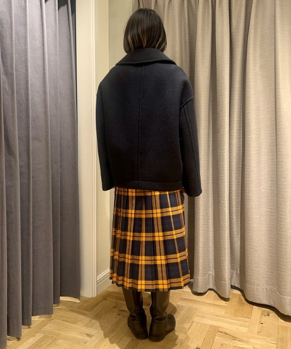 岡 妃呂美さんの「BEAMS WOMEN｜ボンディング ピーコート」を使ったコーディネート
