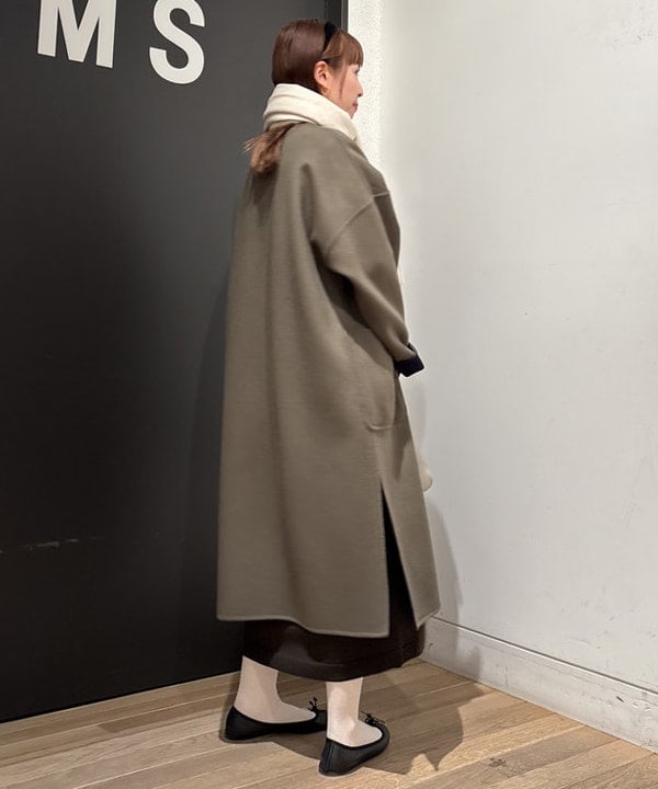 makita mikaさんの「BEAMS WOMEN｜CHRISTIAN VILLA / 別注 スタッズ ボストンバッグ」を使ったコーディネート