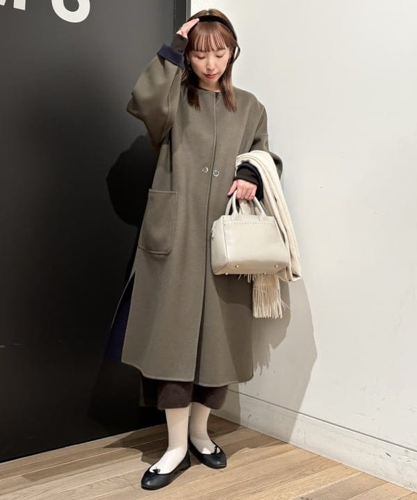 makita mikaさんの「BEAMS WOMEN｜CHRISTIAN VILLA / 別注 スタッズ ボストンバッグ」を使ったコーディネート