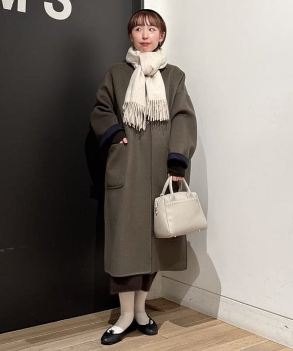 makita mikaさんの「BEAMS WOMEN｜CHRISTIAN VILLA / 別注 スタッズ ボストンバッグ」を使ったコーディネート
