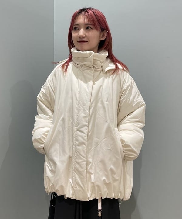 加歩さんの「BEAMS WOMEN｜ナカワタ ボリューム フード ブルゾン」を使ったコーディネート