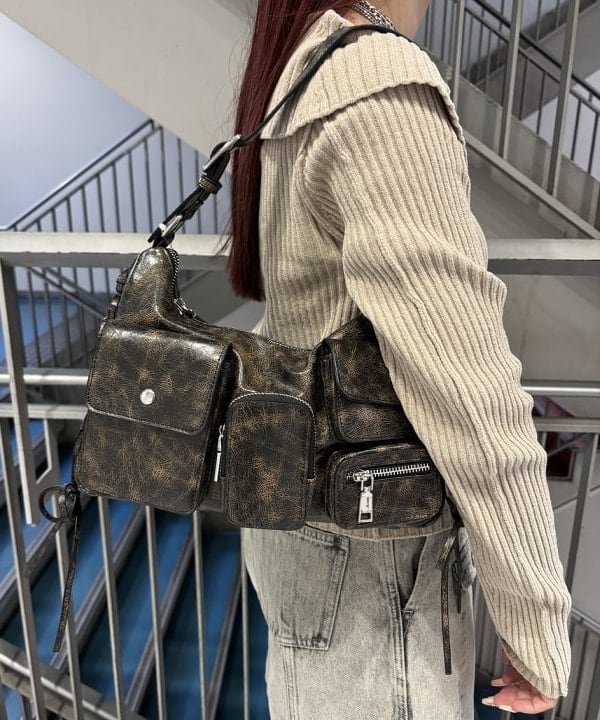 もえのさんの「BEAMS WOMEN｜ART-BROWN / ヘアー カーフ ベルト」を使ったコーディネート