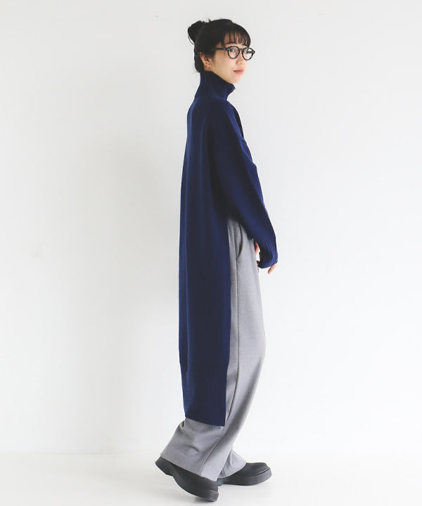 中丸　栞さんの「BEAMS WOMEN｜CINOH / ウール ハーフジップ ニット」を使ったコーディネート