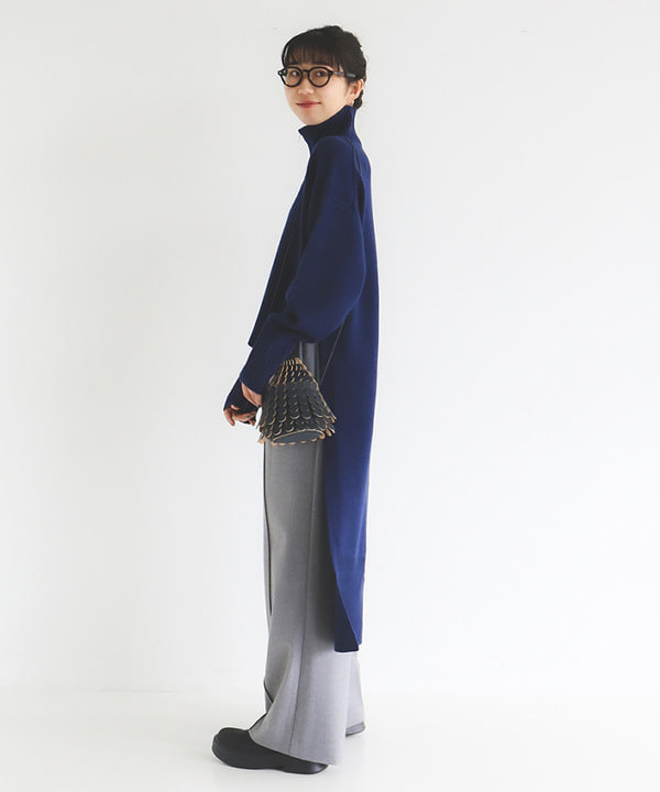 中丸　栞さんの「BEAMS WOMEN｜CINOH / ウール ハーフジップ ニット」を使ったコーディネート