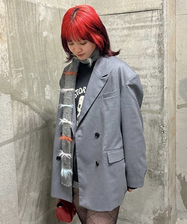 前田 優衣さんの「BEAMS WOMEN｜スリム ニット ボーダー マフラー」を使ったコーディネート