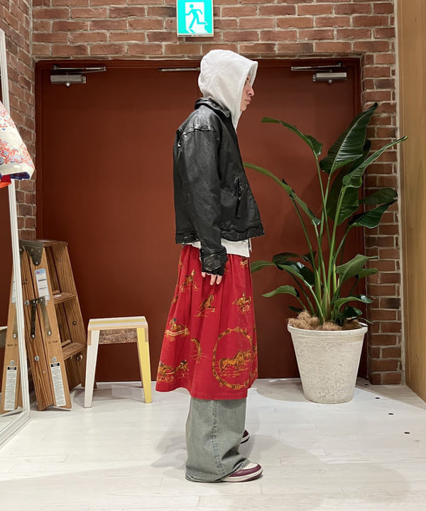 ディクソン 太陽さんの「BEAMS WOMEN｜ユーズド加工 レザージップブルゾン」を使ったコーディネート