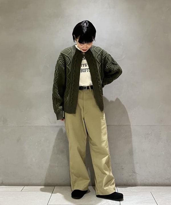 葵さんの「BEAMS WOMEN｜3ゲージ 2トーン アラン カーディガン」を使ったコーディネート