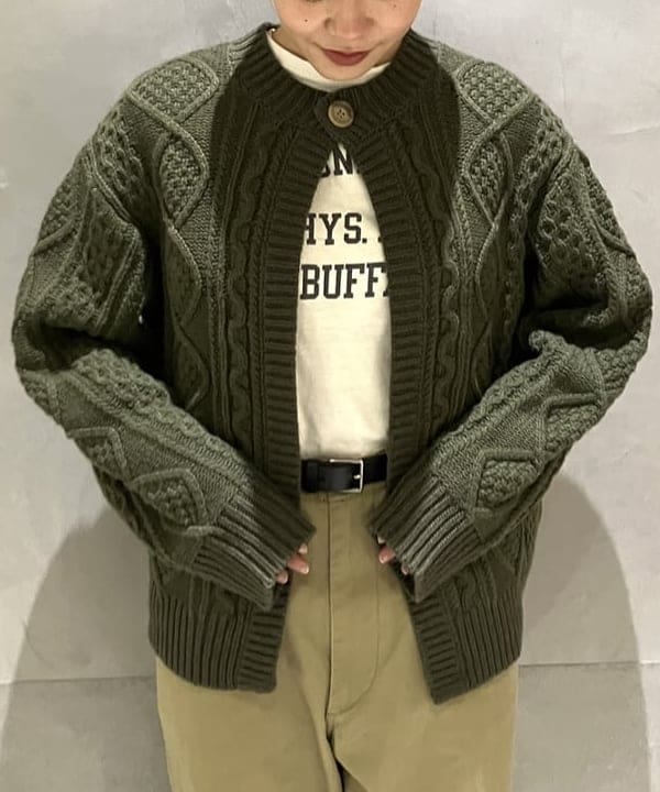 葵さんの「BEAMS WOMEN｜3ゲージ 2トーン アラン カーディガン」を使ったコーディネート