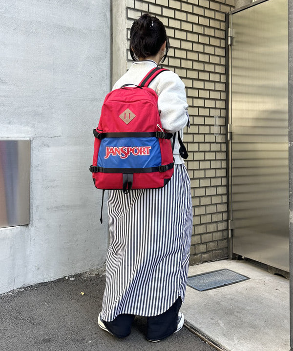 ナガオカ サキさんの「BEAMS WOMEN｜Champion / 別注 ロゴリバースウィーブ(R) クルーネック スウェット 24AW」を使ったコーディネート