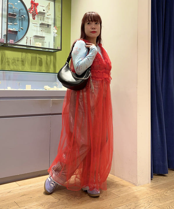 オカベ　アヤカさんの「BEAMS WOMEN｜【別注】YAHKI × HYPNOTIZE / Crescent Bag」を使ったコーディネート