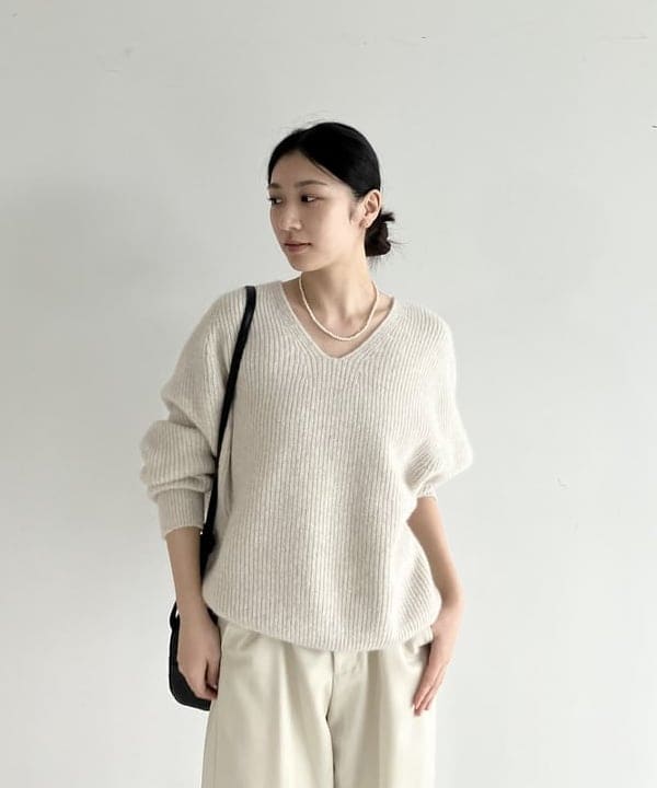 坂本 涼花さんの「BEAMS WOMEN｜AK+1 / パールセット ネックレス」を使ったコーディネート