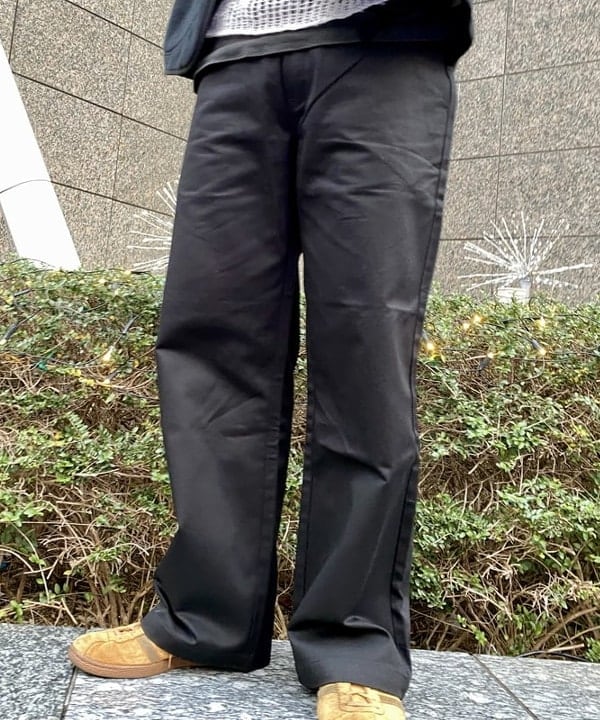 りくっしーさんの「BEAMS WOMEN｜【別注】Dickies / ワイド チノ パンツ」を使ったコーディネート