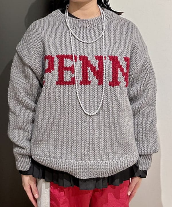 早川 萌子さんの「BEAMS WOMEN｜THE BOOKSTORE / 別注 ハンド ロゴ セーター 24AW」を使ったコーディネート