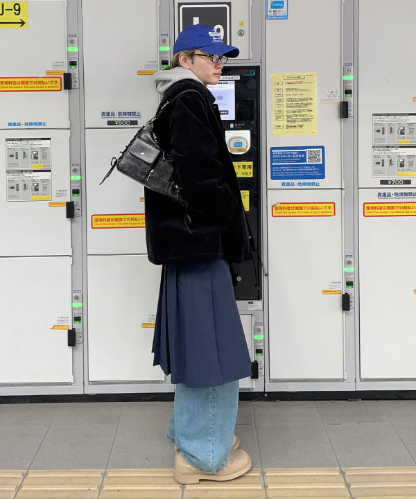 マツミヤさんの「BEAMS WOMEN｜【別注】FRED PERRY / Pleated Skirt」を使ったコーディネート