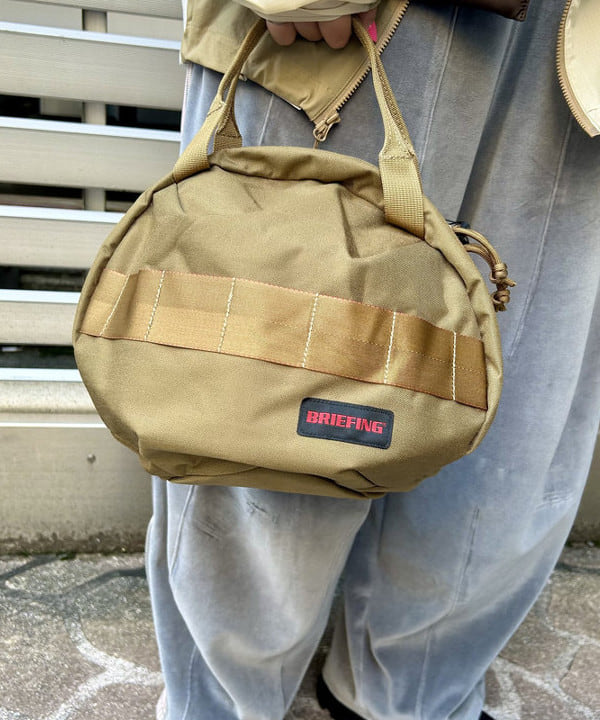 Kyooka Sayakaさんの「BEAMS WOMEN｜BRIEFING × BEAMS BOY / 別注 ヘルメット バッグ」を使ったコーディネート