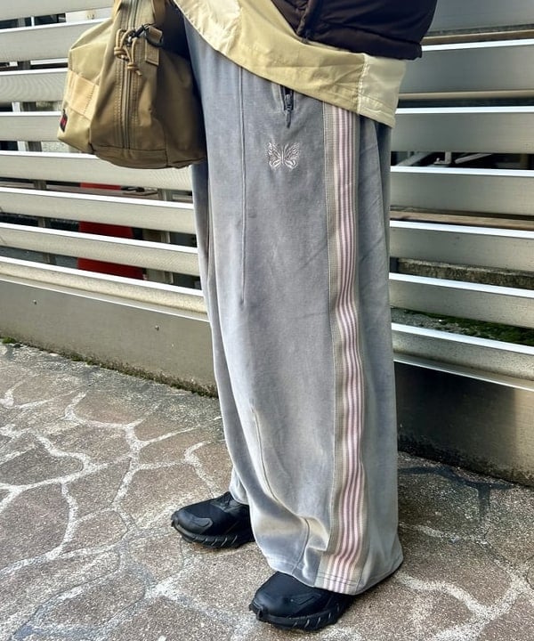 Kyooka Sayakaさんの「BEAMS WOMEN｜BRIEFING × BEAMS BOY / 別注 ヘルメット バッグ」を使ったコーディネート
